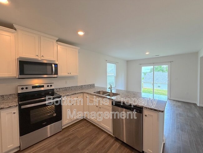 Building Photo - 169 Wellshire Dr