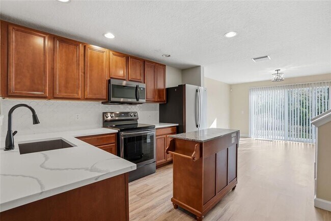 Building Photo - 8113 Silent Creek Dr