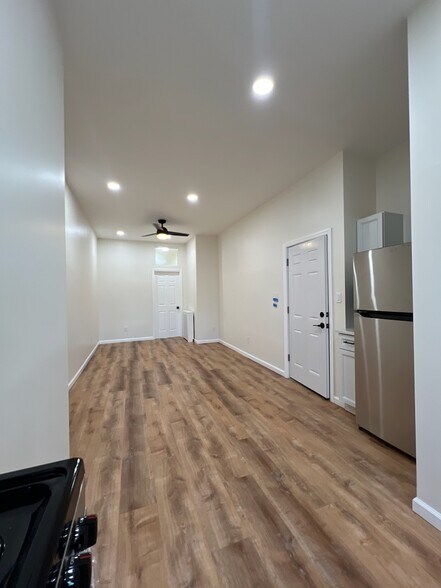 Building Photo - 5914 Palmetto St