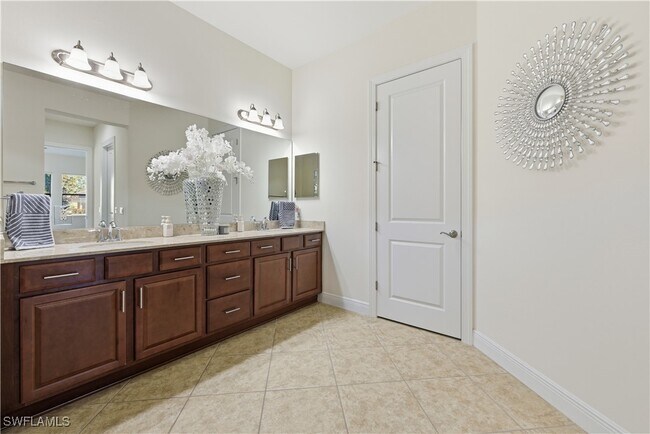 Building Photo - 4573 Tamarind Way