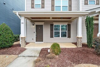 Building Photo - PRICE REDUCED - MOVE IN READY! – Gorgeous 4BR/4BA Townhome in Villages of Apex, 1 mile to DT Apex!