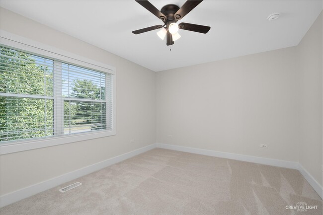 Building Photo - 2S920 Hickory Ln