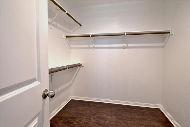 Building Photo - 317 Clearlake Dr