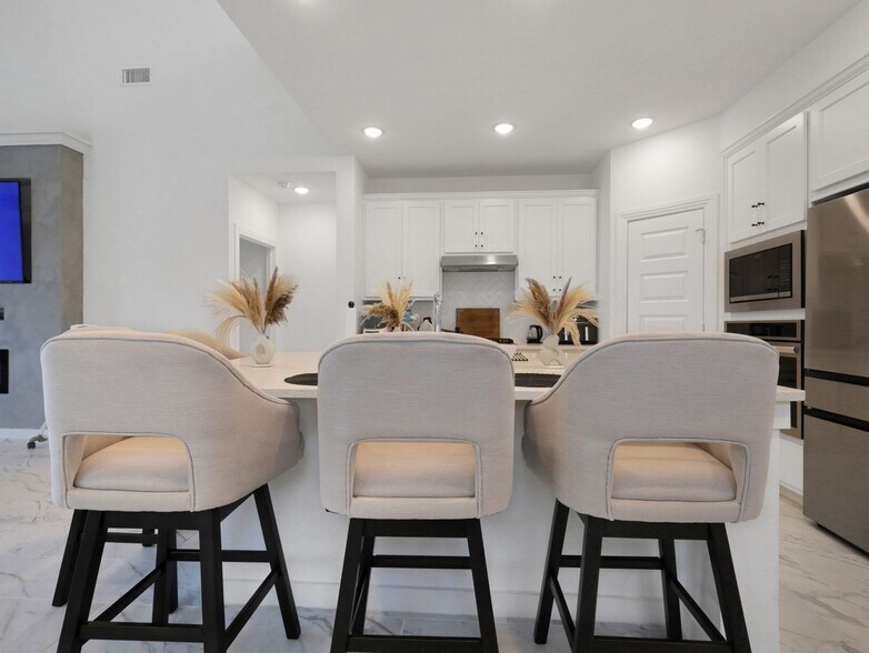 Building Photo - 3936 Mercedes Bend