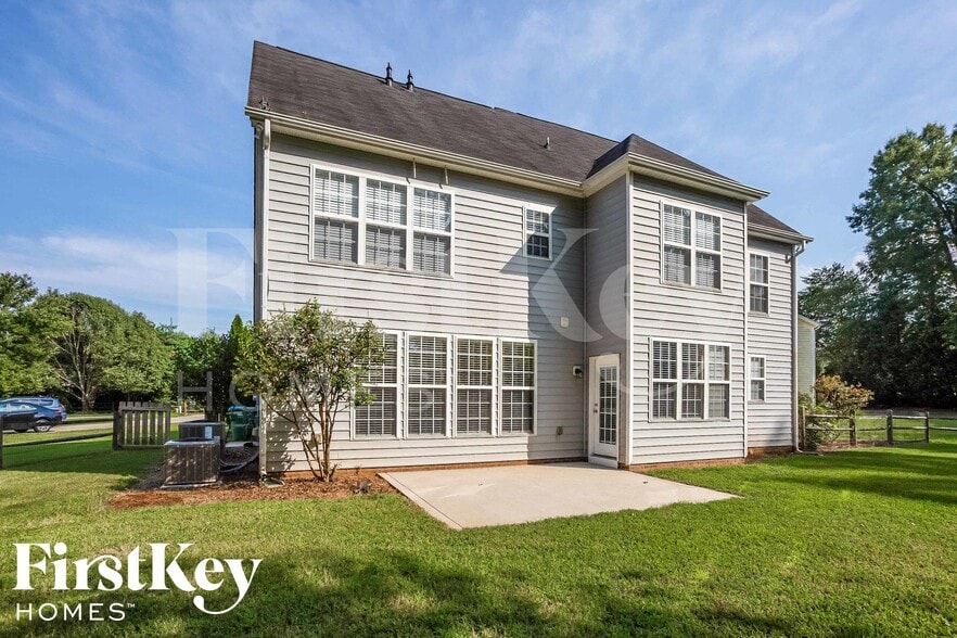 Building Photo - 4805 Walnut Grove St