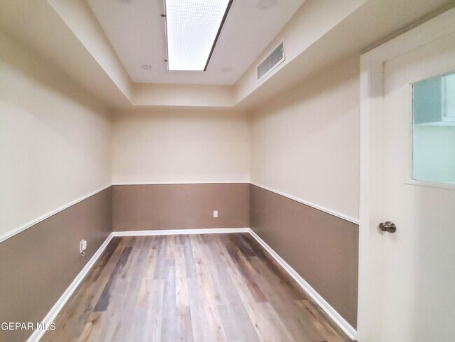 Building Photo - 4311 N Stanton St