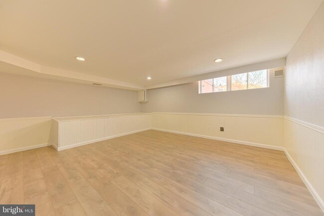 Building Photo - 1130 Linden Ave
