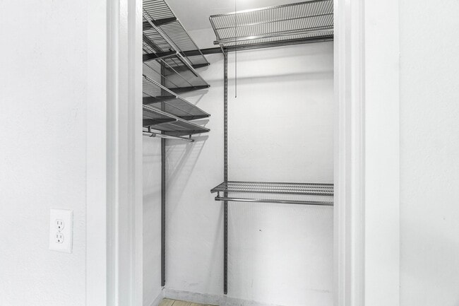 Building Photo - 5068 Sunrise Blvd