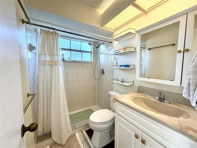 Building Photo - 6905 Lake Pl Ct