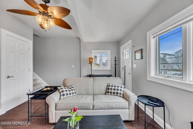 Building Photo - 46 Barberie Ave