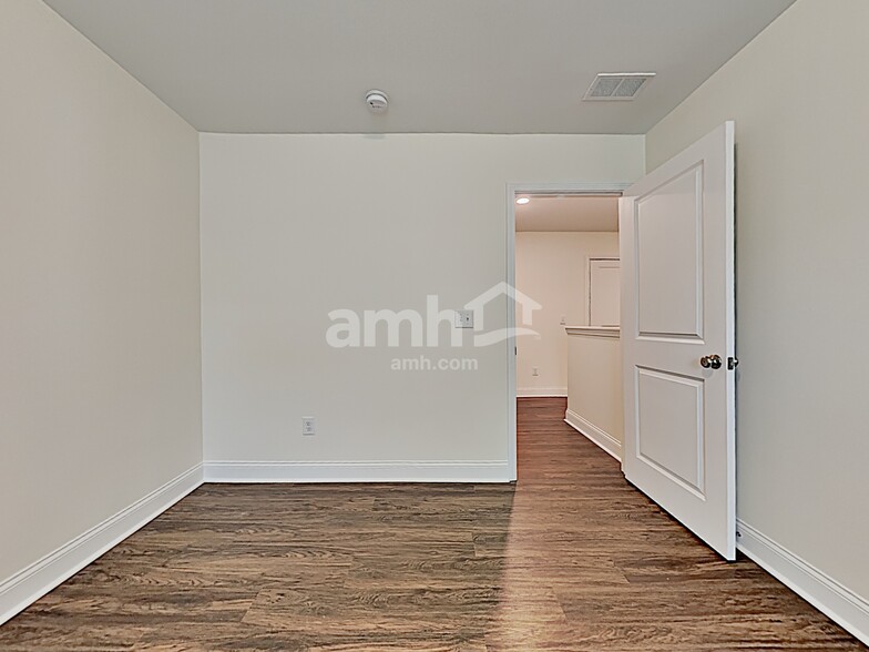 Building Photo - 124 Sweet Gum Dr