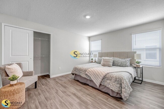 Building Photo - 6426 Sweetbay Ln