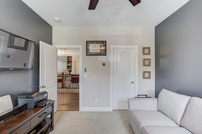 Building Photo - 1450 Edgebrook Ct NE