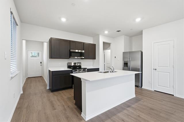 Building Photo - 215 Arbor Dr