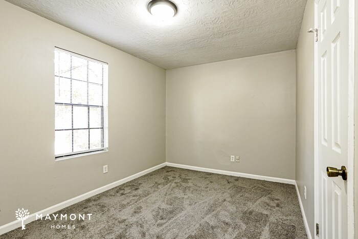 Building Photo - 3565 Kindling Dr