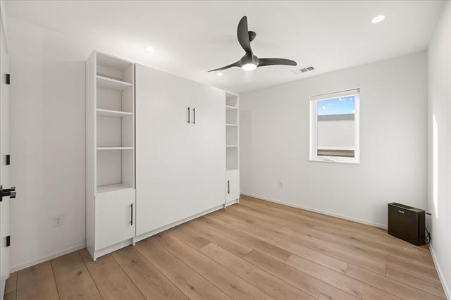 Building Photo - 2001 N Prairie Ave