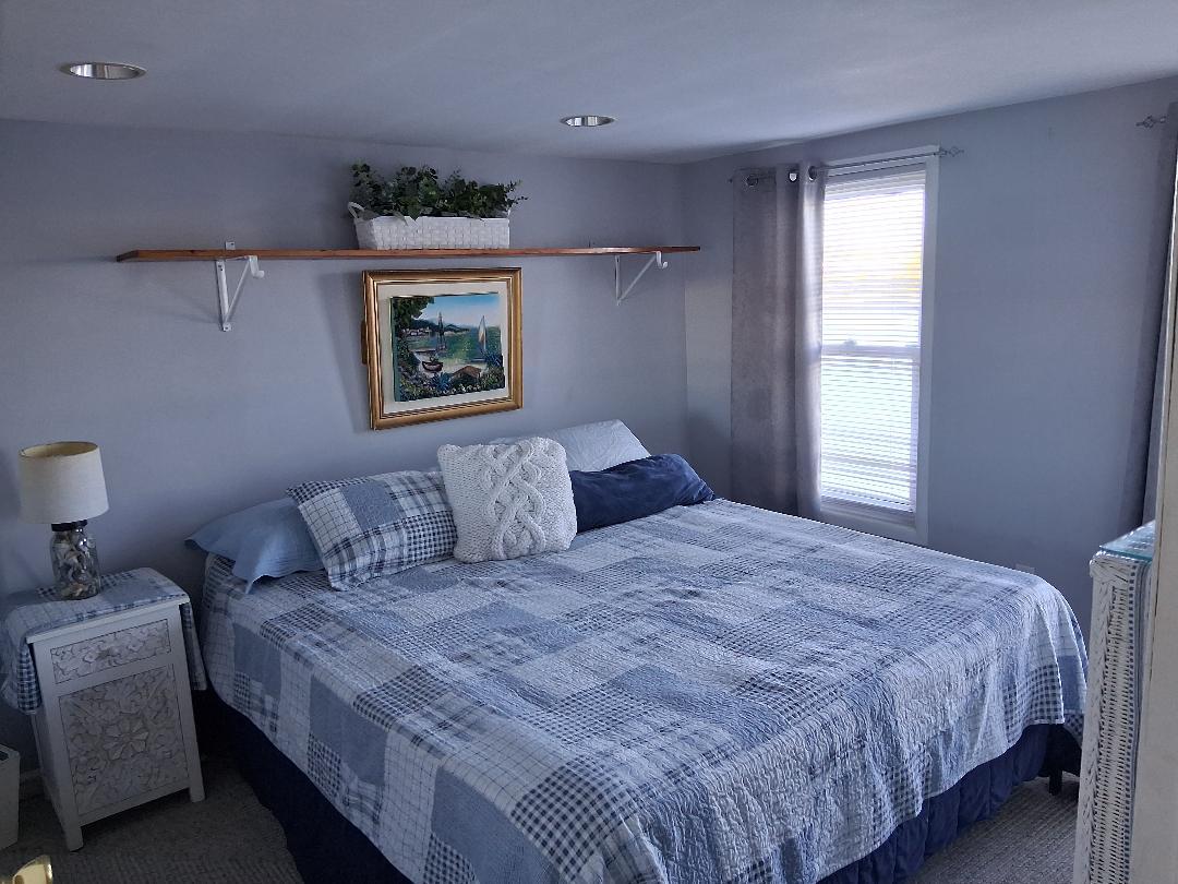 Waterfront Bedroom - 53 Edgewater ave