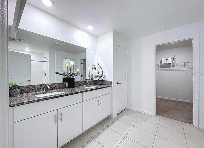 Building Photo - 6557 Bar S Bar Trl