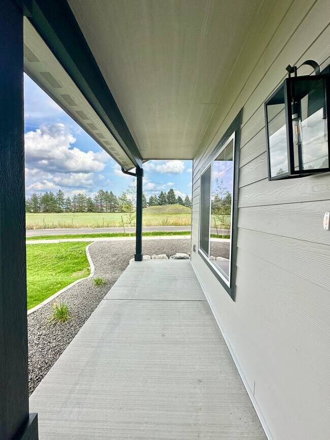 Building Photo - Newly Built 4-Bedroom Home | Chef’s Kitche...