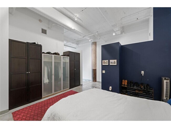 Building Photo - 700 N Washington Ave