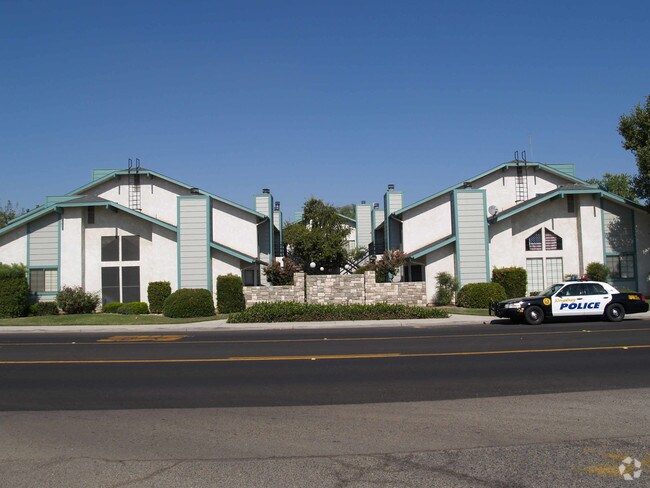 Primary Photo - 1549 Sierra St