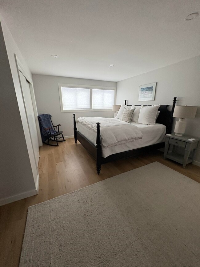 Building Photo - 121 Upper Bay Rd