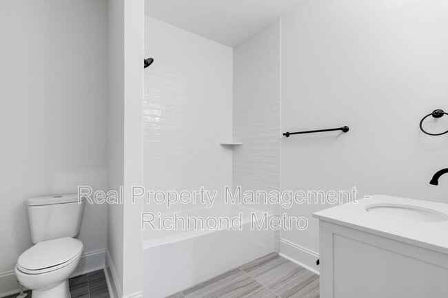 Building Photo - 3003 Midlothian Tpke