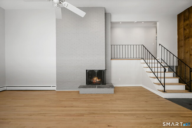 Building Photo - 75 Rivergate Dr