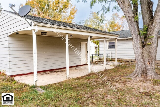 Building Photo - 1727 Maplewood Rd
