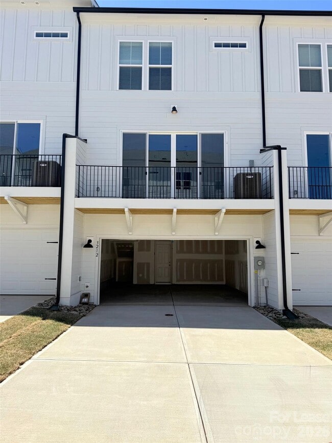 Building Photo - 3212 Drift St