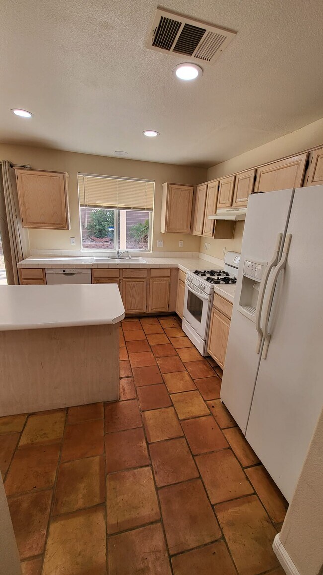 Building Photo - 8109 Chiltern Ave