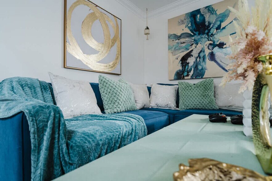 Building Photo - 2304 E 14th St