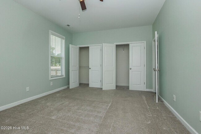 Building Photo - 223 Holly Grove Ct E