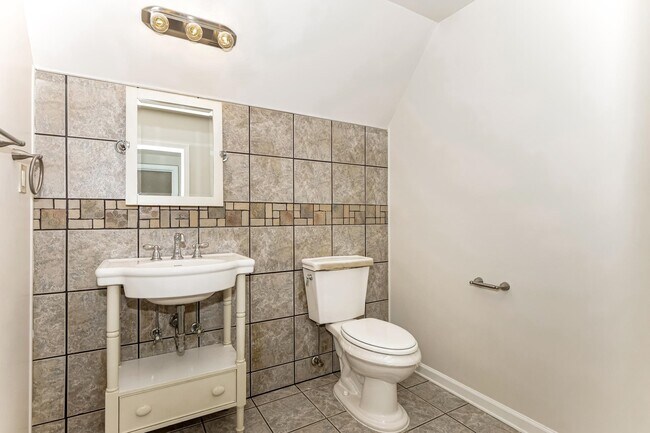 Building Photo - 4290 Timber Jump Cove