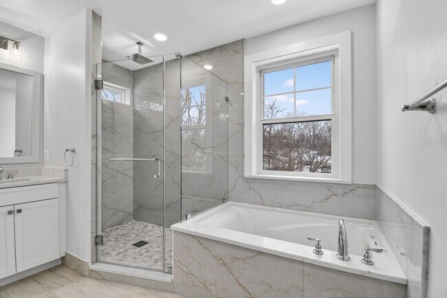 Building Photo - Spacious New Build in Quiet Silver Spring - Available Now