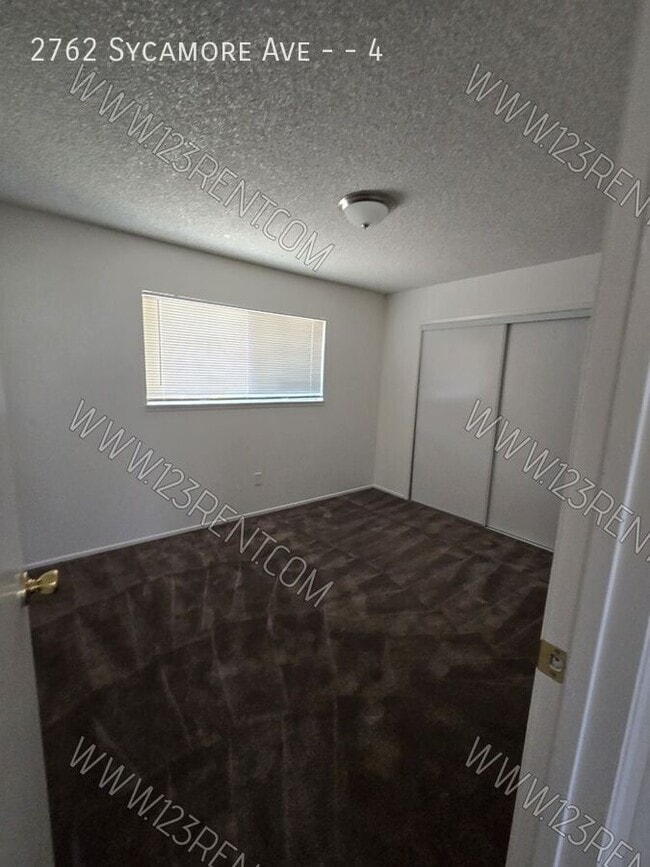 Building Photo - 2762 Sycamore Ave