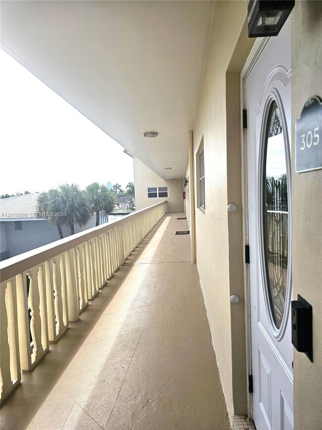 Building Photo - 2097 S Ocean Dr