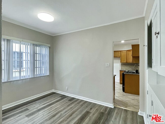 Building Photo - 124 N Mansfield Ave