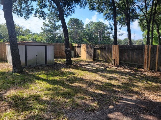 Building Photo - 9315 Southleigh Dr