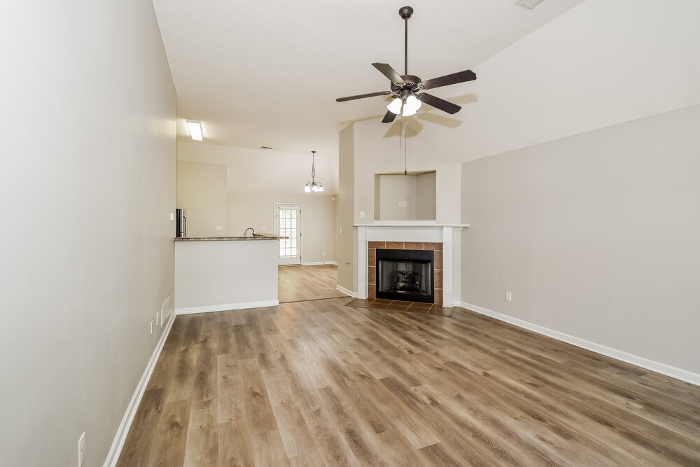 Building Photo - 9889 Southern Oak Way