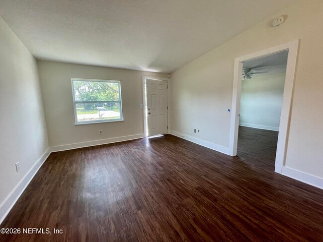 Building Photo - 10867 Bahia Dr