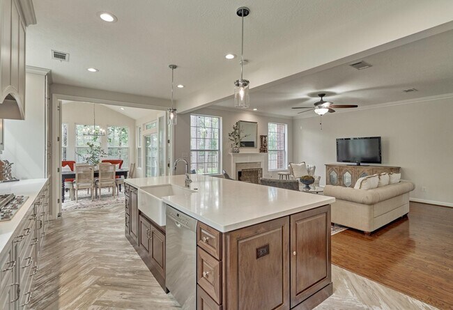 Building Photo - 47 Firethorn Pl