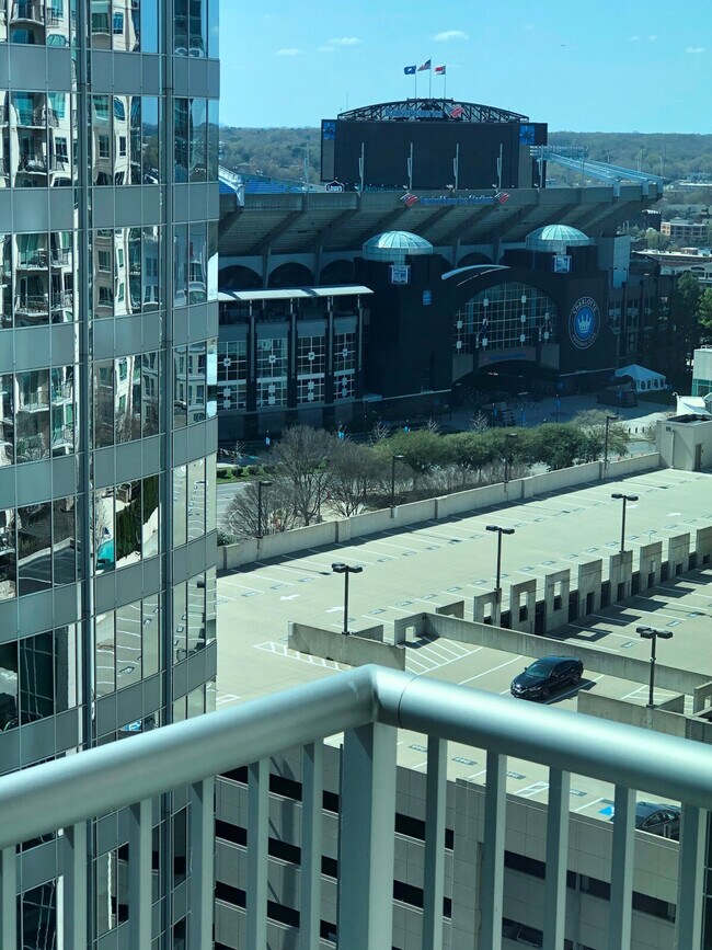 Building Photo - 320 S Church St