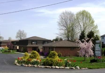 Building Photo - Willow Ridge Apartments