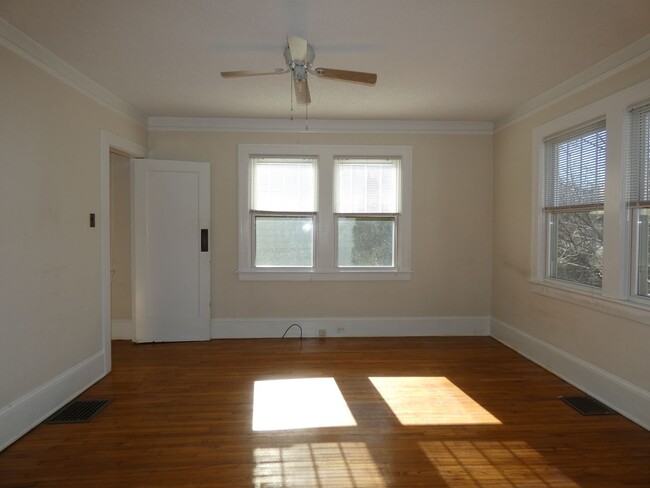 Building Photo - 1920s Craftsman Bungalow in Norwood Park -...