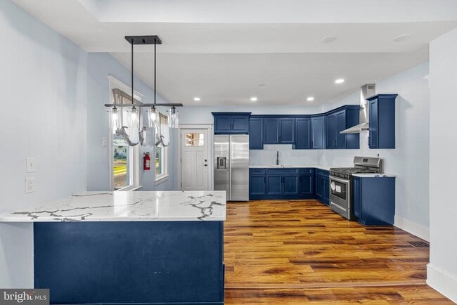 Building Photo - 601 High St