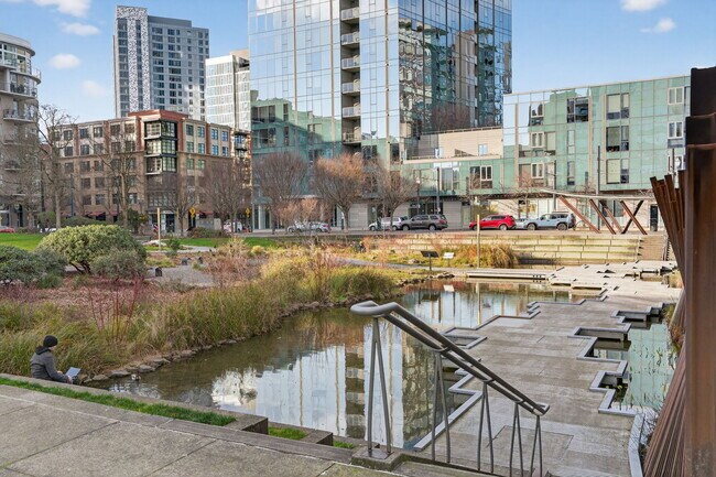 Building Photo - 1001 NW Lovejoy St