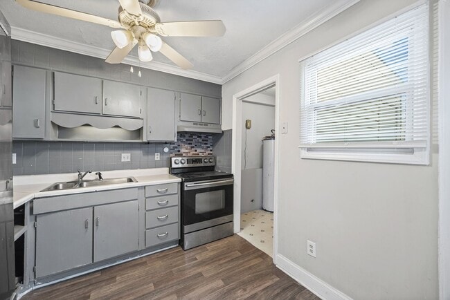 Building Photo - Lovely 2-Bed, 1.5 Bath Townhome in Quail Run of Charlotte!