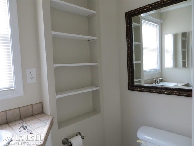 Building Photo - 18270 Sycamore St