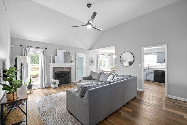 Primary Photo - Gorgeous 3 Bedroom 2.5 Bath Home For Rent!!!